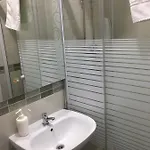 Pensión Lx Center 2*