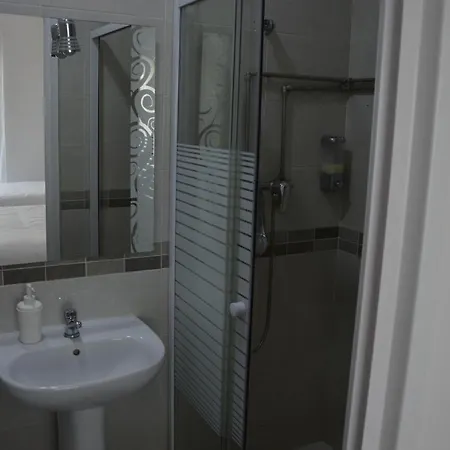 בית הארחה Lx Center 2*