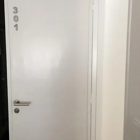 ゲストハウス Lx Center 2*