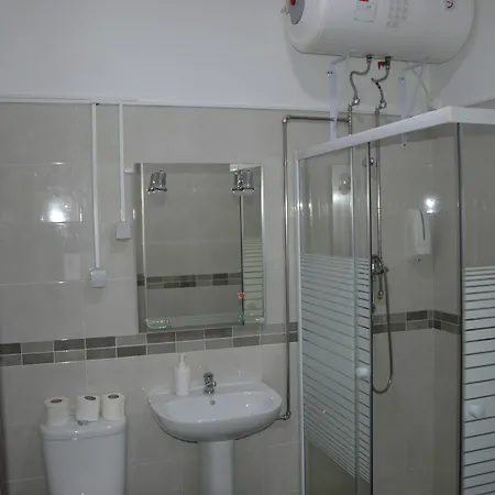 Guest house Lx Center 2*